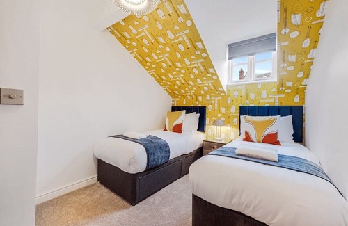 Hope Street House | Host & Stay | The Pilgrim Coach House II