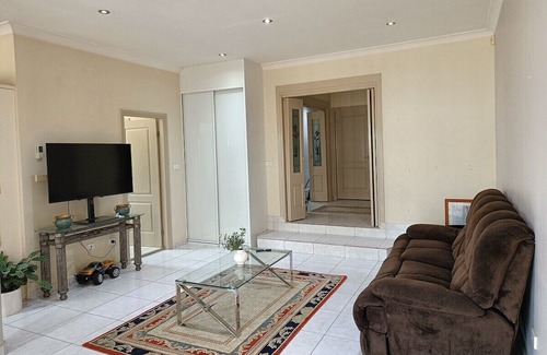 Guildford House | Master Bedroom | Walk-in wardrobe | Balcony
