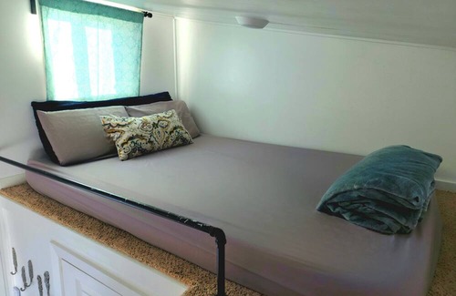 Colorado City Apartment | Modern Tiny Home with Hot Tub