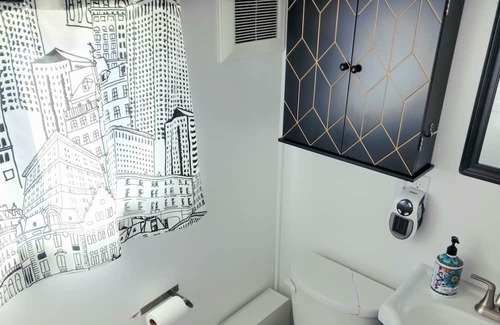 Colorado City Apartment | Modern Tiny Home with Hot Tub