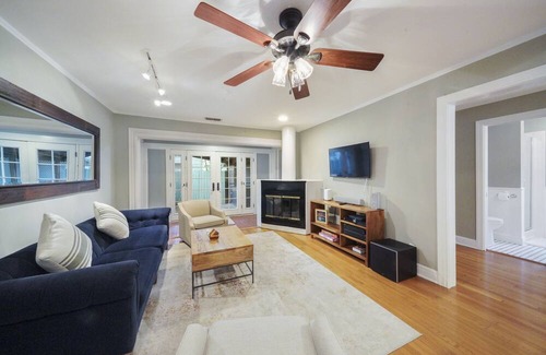 Neartown House | Cherryhurst Park Cottage with Courtyard, fenced yard, BBQ and hot-tub