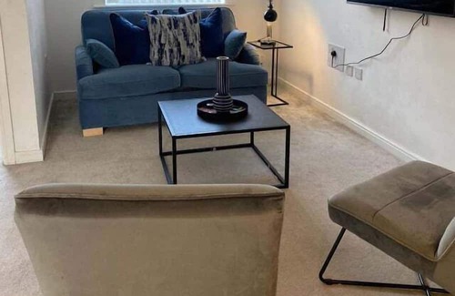 Newport House | Temper Mill (3 BR, Garden & FREE parking)