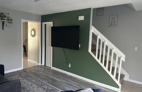 Winter Springs House | Gorgeous and Cozy Two Bedroom Townhome