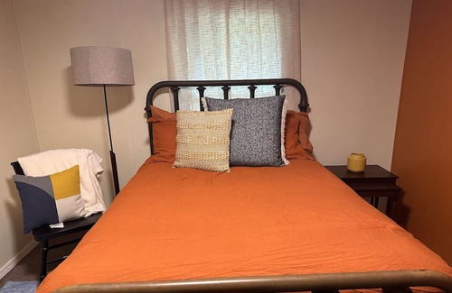 Johnson City Other | Quiet-Cozy House in Mnts in Johnson City, TN