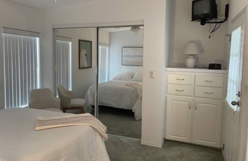 Nettles Island House | Bright and Cozy Beach House | 2 Bed, 2 Bath