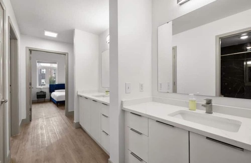 Charlotte Center City Apartment | 3Bedroom w/ Game Room!