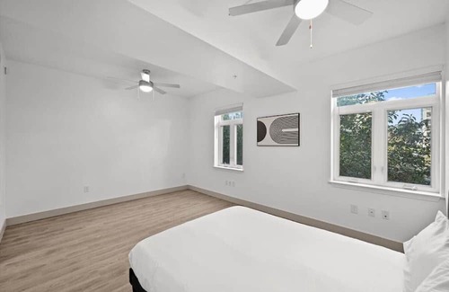 Charlotte Center City Apartment | Brick Loft - Walk Everywhere!
