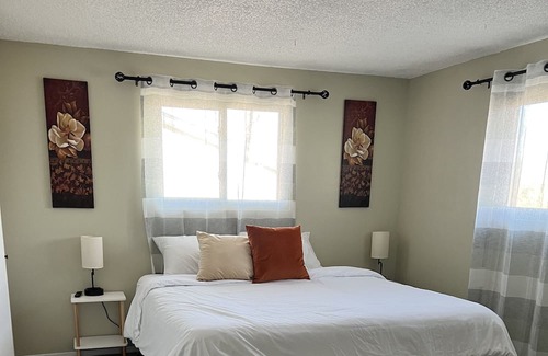 Lamar Heights Area House | Vibrant, comfortable home in Arvada. Close to great eats and beautiful views!!!