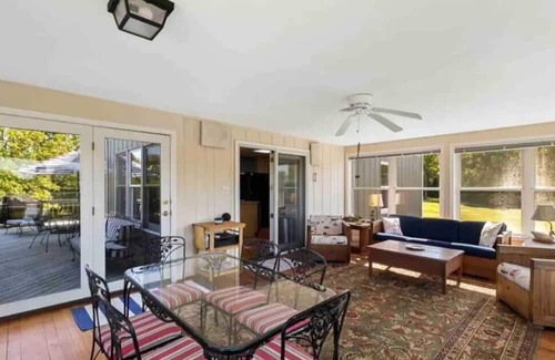 Kilmarnock House | Enjoy fishing on private dock, kayaks, piano!