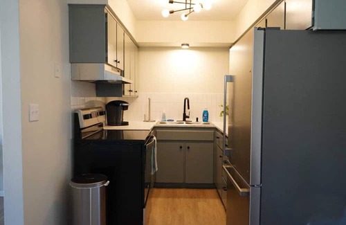 Davenport Apartment | Clean Lovely 2BR Condo, Mins from Downtown