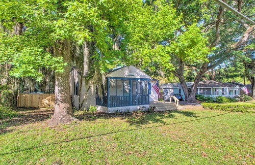 Saint Simons Heights Cottage | St Simons Cottage w/ Grill ~ 2 Mi to Beach!