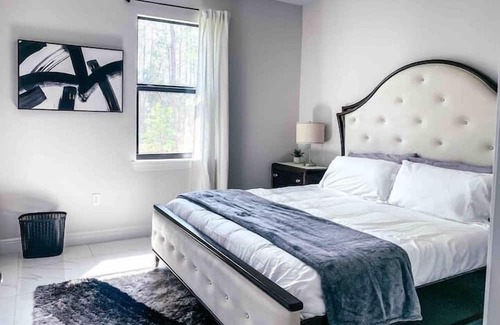 Rural Estates Apartment | 3 Bedroom 789840 by Houzlet