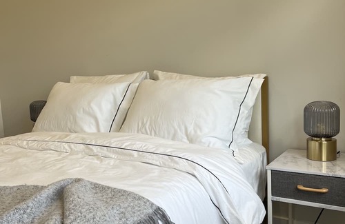 Consecon House | New, open concept home w/hot tub in PEC