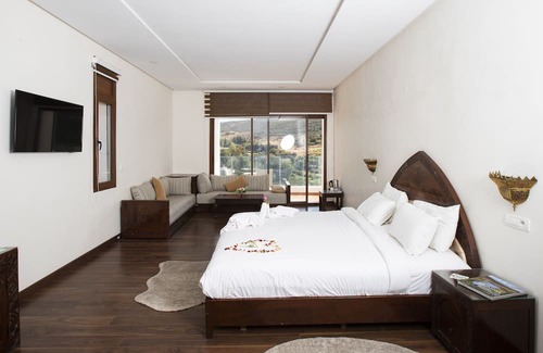 Mouha ou Hammou Zayani Apartment | Senior Suite