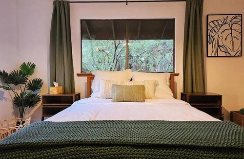 Hoodsport Cabin | Secluded 2BR Forest Lake Retreat