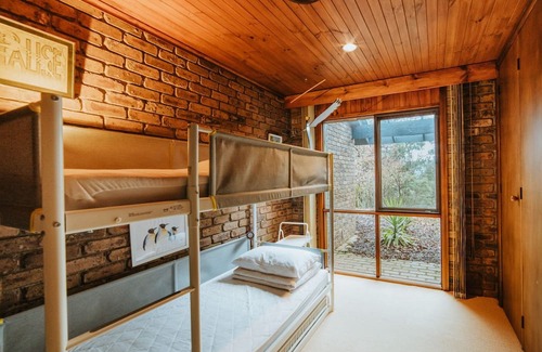 Howqua House | Jade Hill - Howqua - Sleeps 10