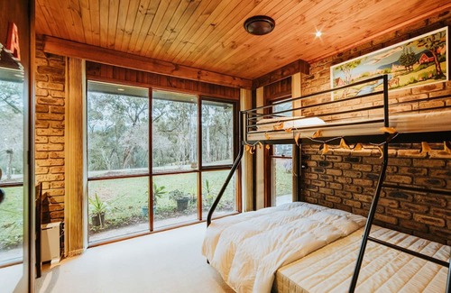 Howqua House | Jade Hill - Howqua - Sleeps 10