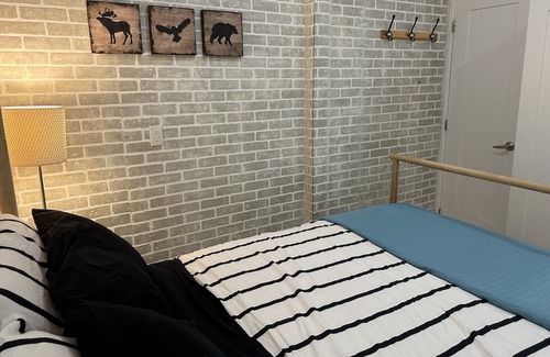 New Toronto Apartment | 5-Minute walk to the lake, cozy and spacious studio for two!