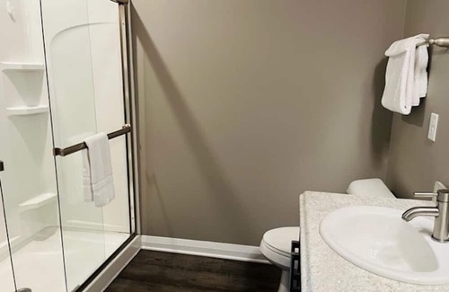 Dublin Apartment | Beautifully furnished 1 bedroom close to restaurants, stores, and parks.