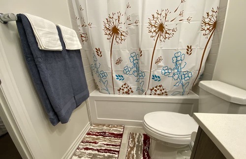 Halton Regional Municipality House | Fabulous And Spacious Home Away From Home For Your An Amazing And Memorable Stay