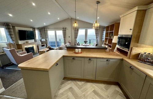 Newquay Cabin | Luxury 3 bedroom Maple View Lodge