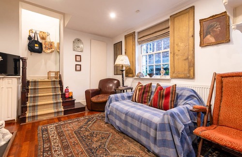Hampstead House | Character Cottage In Historic Hampstead
