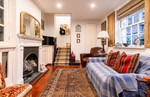 Hampstead House | Character Cottage In Historic Hampstead