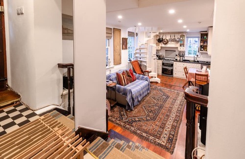 Hampstead House | Character Cottage In Historic Hampstead