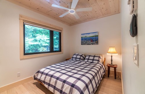Baysville Cottage | Muskoka Luxury Beach House Sunset and Big Lake Views