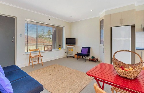 Adelaide Apartment | Iconic Largs Bay Foreshore Holiday Apartment - Beach Days & Sunsets!