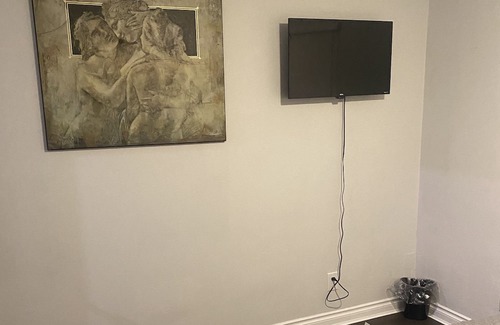 Lewiston House | The Executive Red House - Sleeps 10