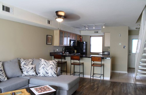 Downtown Little Rock Condo | Louisiana Street Style