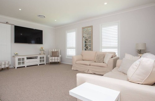 Moore Creek House | Mulga Luxury Escape - Moore Creek