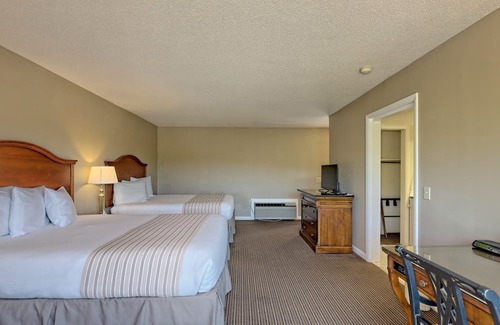 Clayton Condo | KW 112 Two Queen Unit