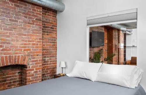 Downtown Buffalo Apartment | Newly remodeled Allentown flat