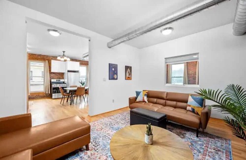 Downtown Buffalo Apartment | Newly remodeled Allentown flat