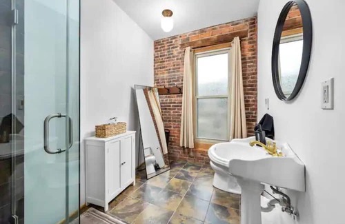 Downtown Buffalo Apartment | Newly remodeled Allentown flat