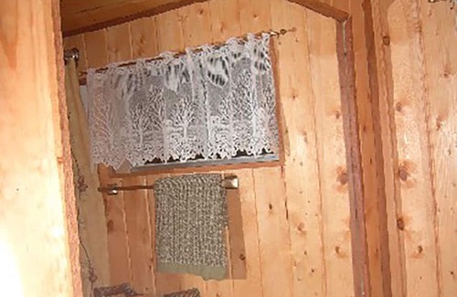 Santeetlah House | Location. Location! Mountain Lake Retreat. Near the Tail of Dragon.