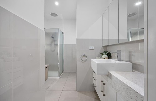 Dromana House | Dromana Seaside - 2 bedroom - Only 500m to the beach and shops