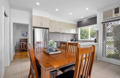 Dromana House | Dromana Seaside - 2 bedroom - Only 500m to the beach and shops