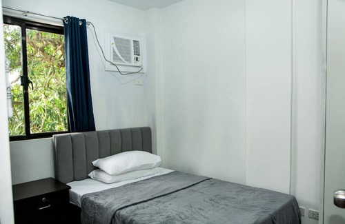 Imus Apartment | Gibbz Apartelle (Unit 206)