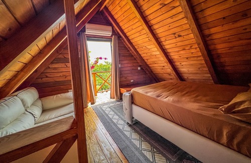 Barrio La Fortaleza Vieja Ski Chalet | Bayview Chalet