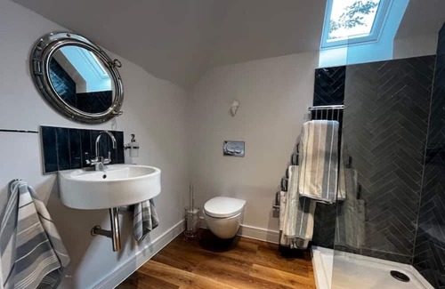 West Mersea Apartment | Secluded Retreat - in the heart of the Anchorage