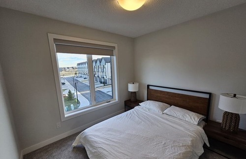 Calgary House | This townhouse is a 3 bedroom(s), 2.5 bathrooms, located in Calgary, Alberta.