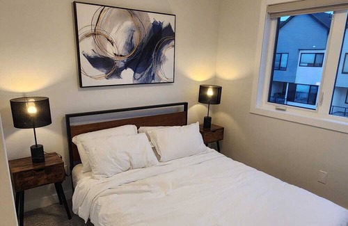 Calgary House | This townhouse is a 3 bedroom(s), 2.5 bathrooms, located in Calgary, Alberta.