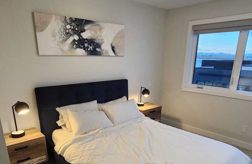 Calgary House | This townhouse is a 3 bedroom(s), 2.5 bathrooms, located in Calgary, Alberta.