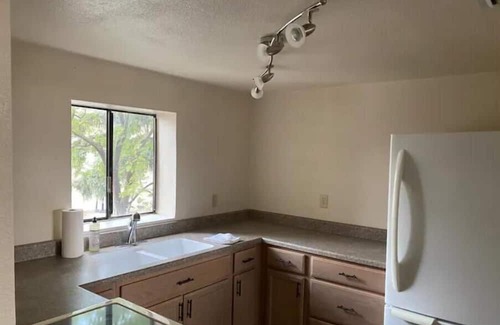 Northeast Reno Condo | One Bedroom Executive Condo Close to UNR and TMCC
