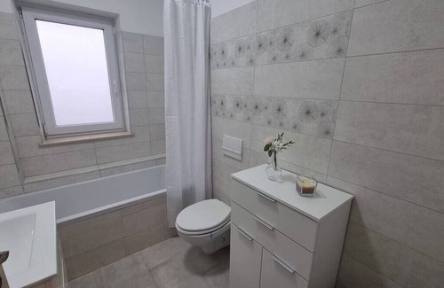 Tractorul Apartment | Bella Vista Studio w/ courtyard view, terrace
