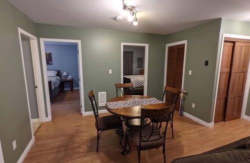 Tofino House | Salal Forest - Cottage 10 minutes walking distance from the beach. Dog friendly