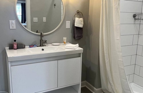 Staunton Apartment | The Sundog - Comfortable and Peaceful Studionn